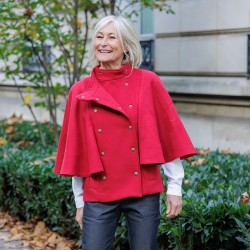 Discover the sewing pattern of the Cloak Nuala in folder and in PDF