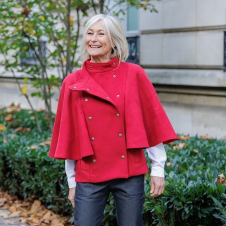 Discover the sewing pattern of the Cloak Nuala in folder and in PDF